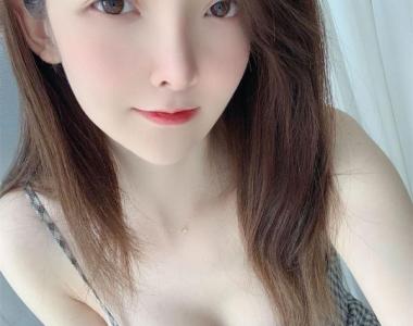 一小央泽自拍壁纸