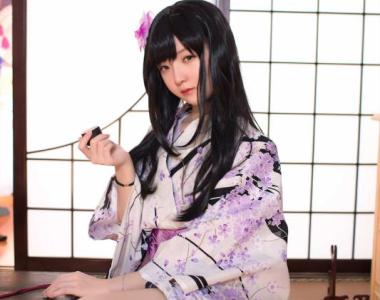 一小央泽樱花浴袍壁纸
