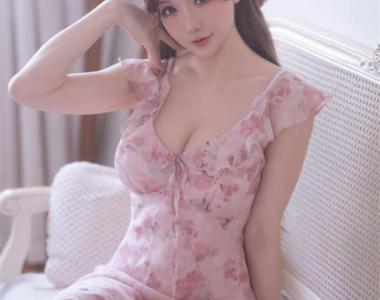 星之迟迟  粉衣美女  壁纸
